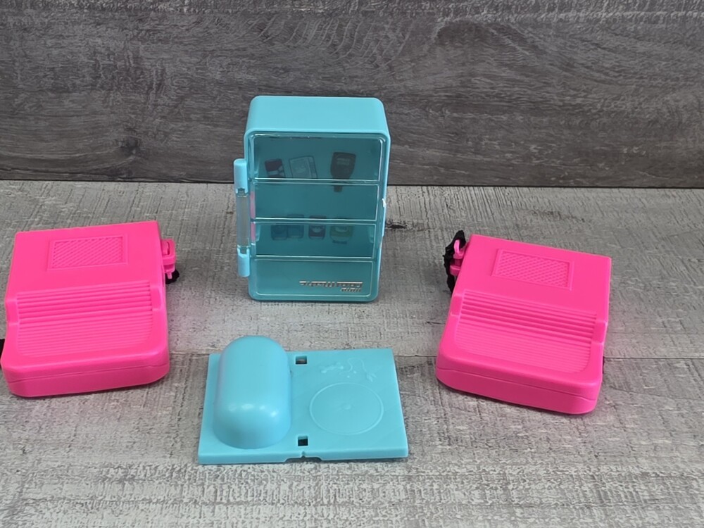 Suprise Winter Disco Chalet Mini Cool Matic Fridge Blue & Accessories g50